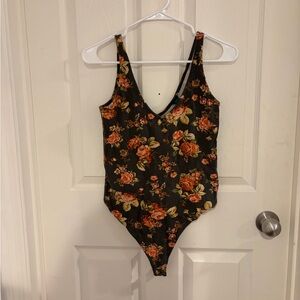 Wild Fable Floral juniors Bodysuit in Olive and Orange
